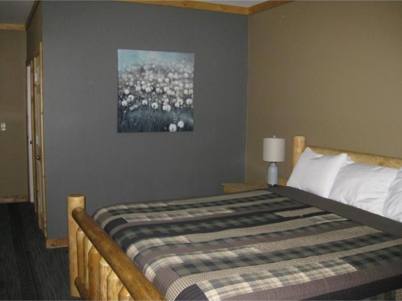 Standard King Room interior